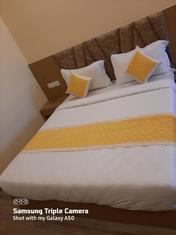 Hotel Fun Park Sanand ภายนอก รูปภาพ