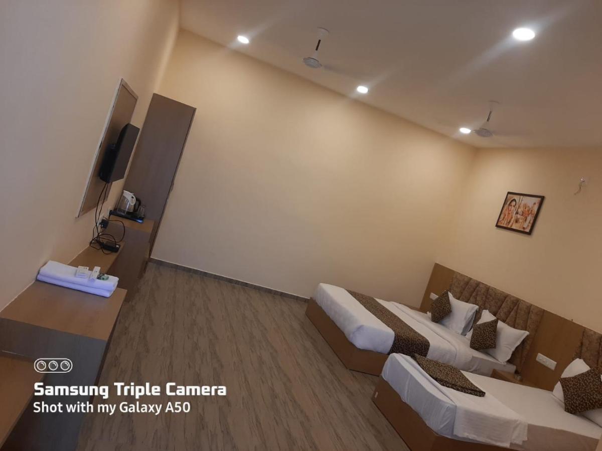 Hotel Fun Park Sanand ภายนอก รูปภาพ