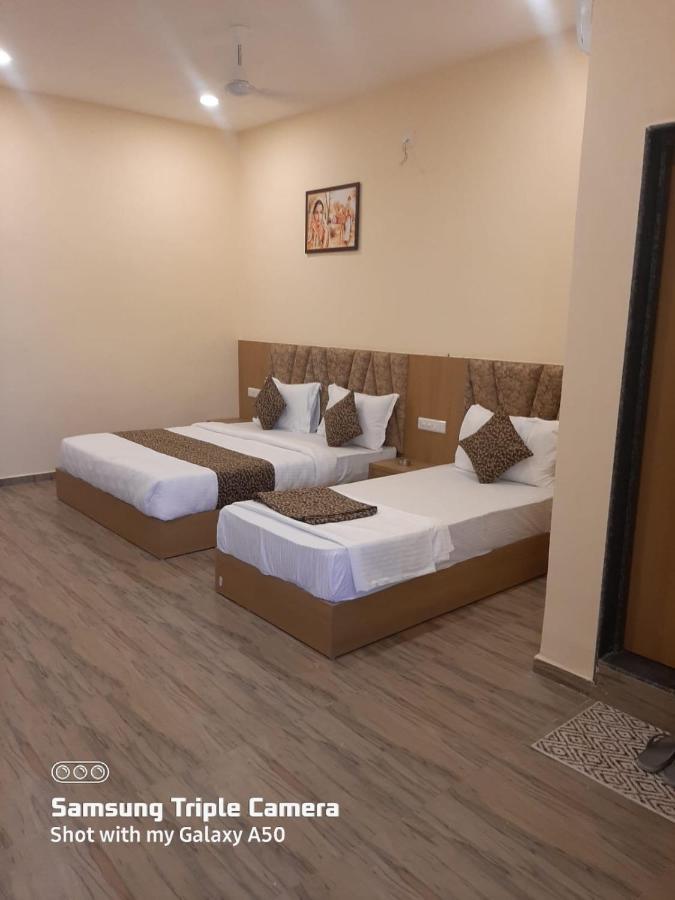 Hotel Fun Park Sanand ภายนอก รูปภาพ