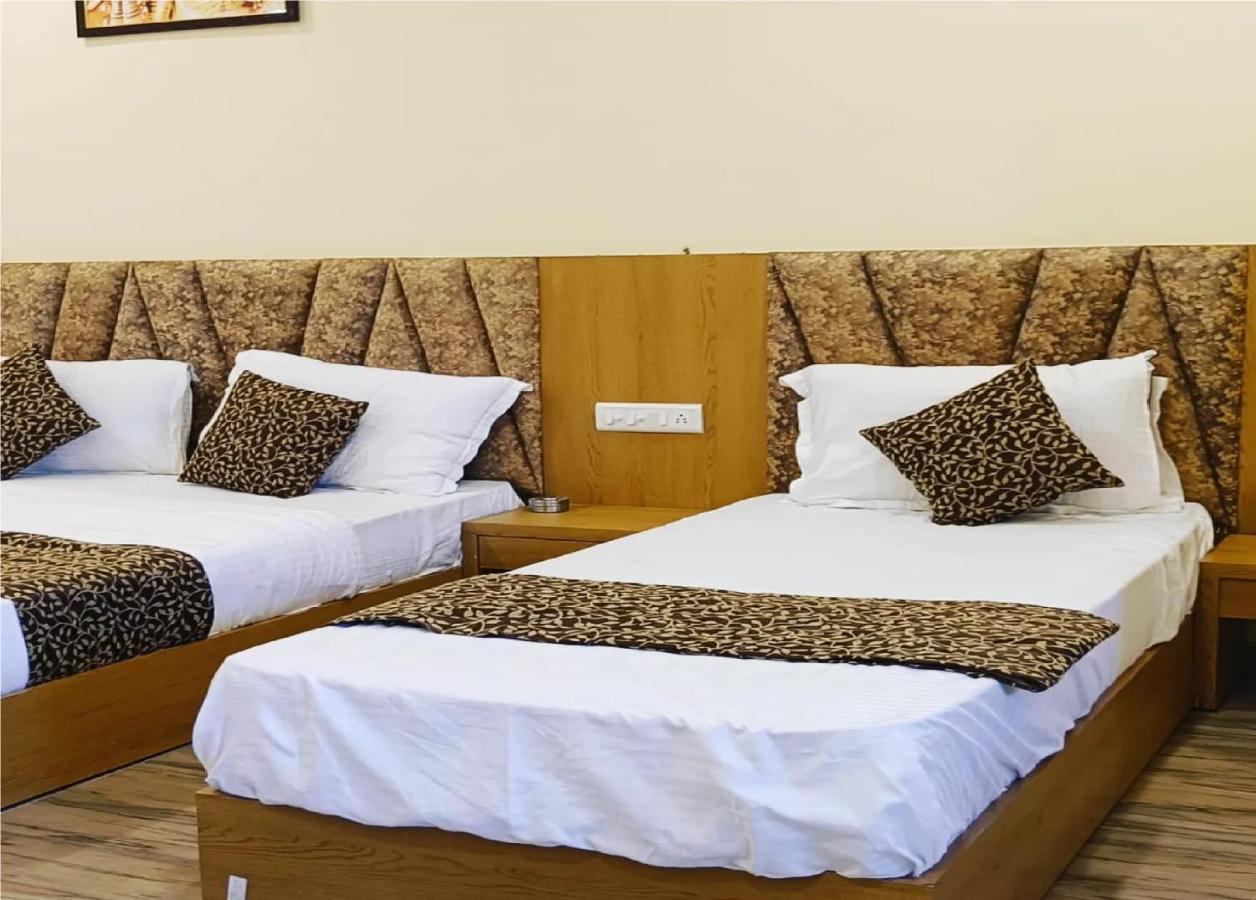Hotel Fun Park Sanand ภายนอก รูปภาพ