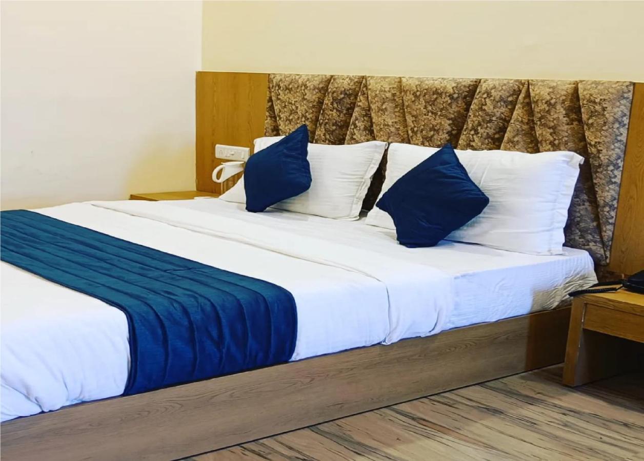 Hotel Fun Park Sanand ภายนอก รูปภาพ